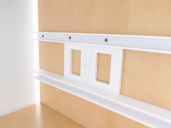 Installation jig for easy alignment when mounting the rail system